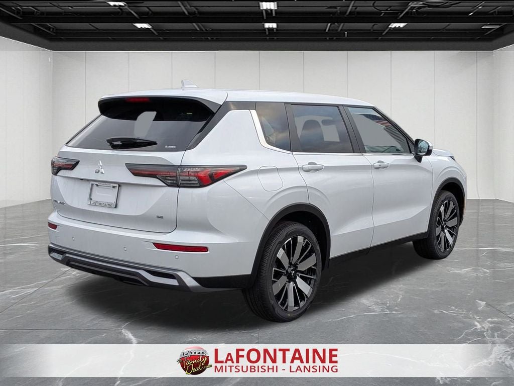 2026 Mitsubishi Outlander LE