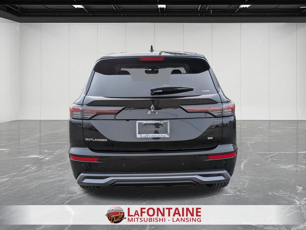 2026 Mitsubishi Outlander SE