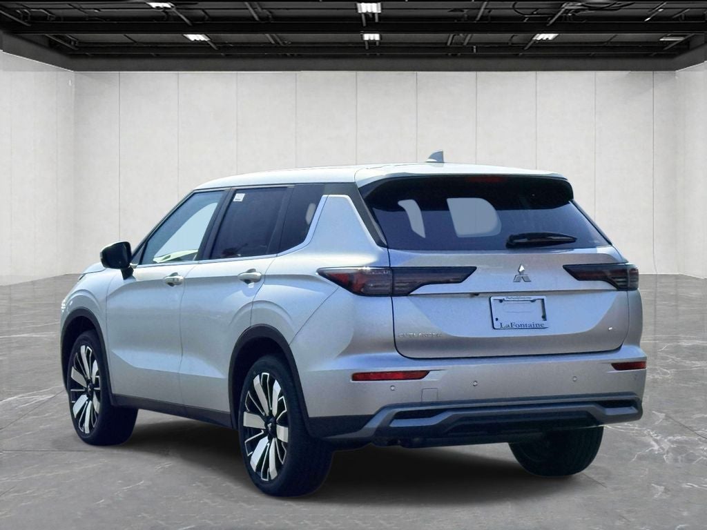 2026 Mitsubishi Outlander SE