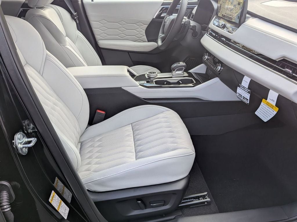2025 Mitsubishi Outlander PLATINUM