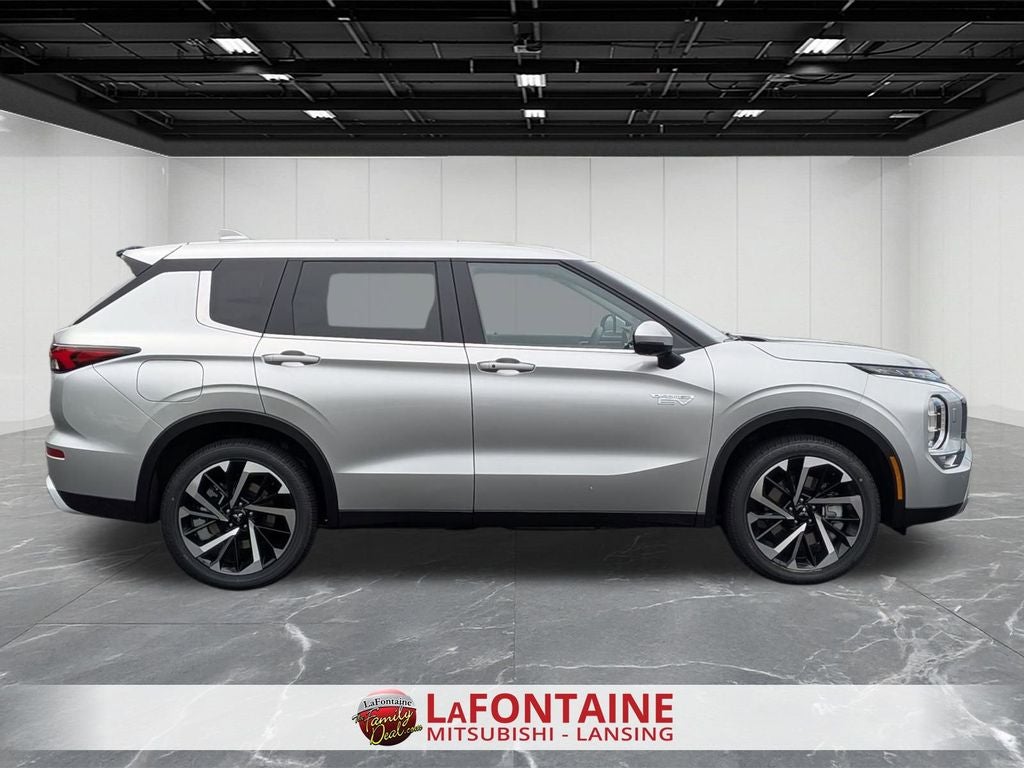2025 Mitsubishi Outlander PHEV SE