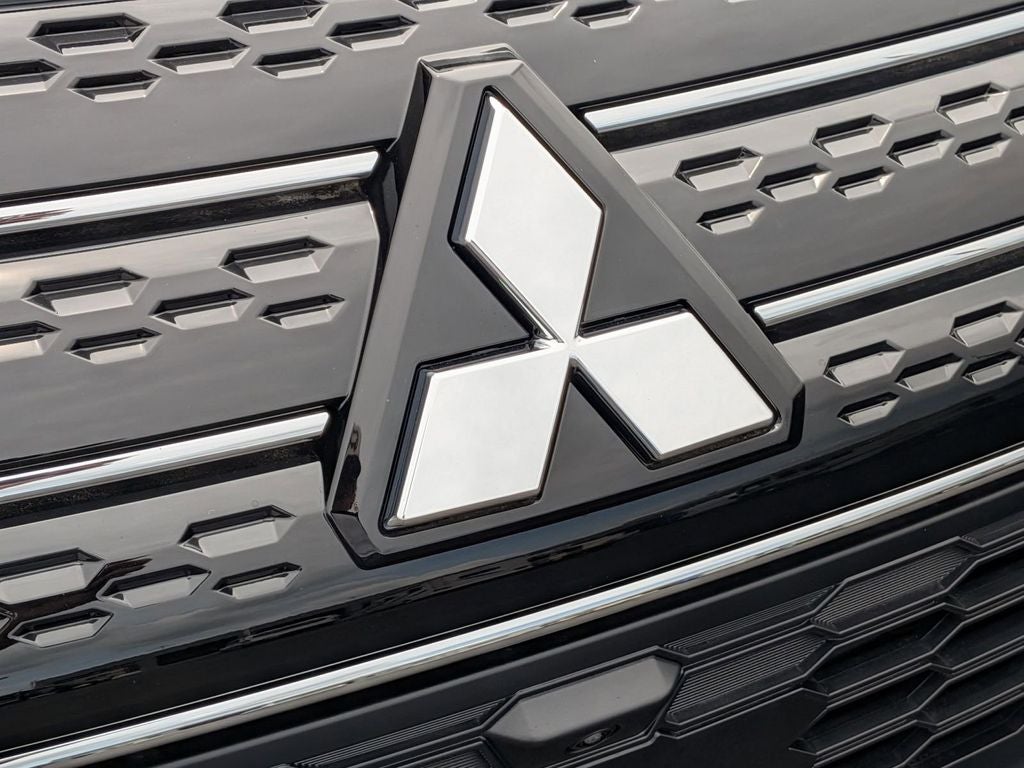 2025 Mitsubishi Outlander PHEV SE