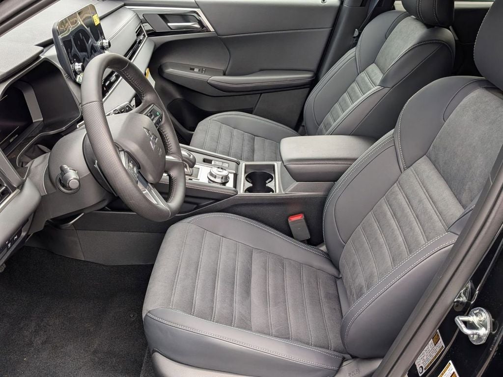 2025 Mitsubishi Outlander PHEV SE