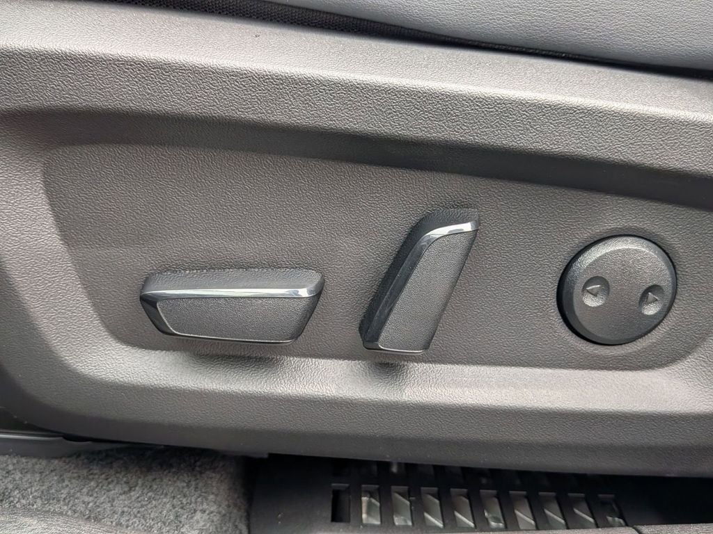 2025 Mitsubishi Outlander PHEV SE