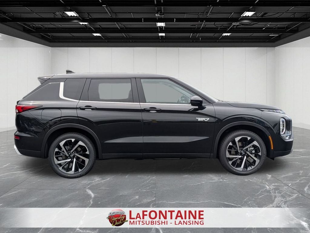 2025 Mitsubishi Outlander PHEV SE