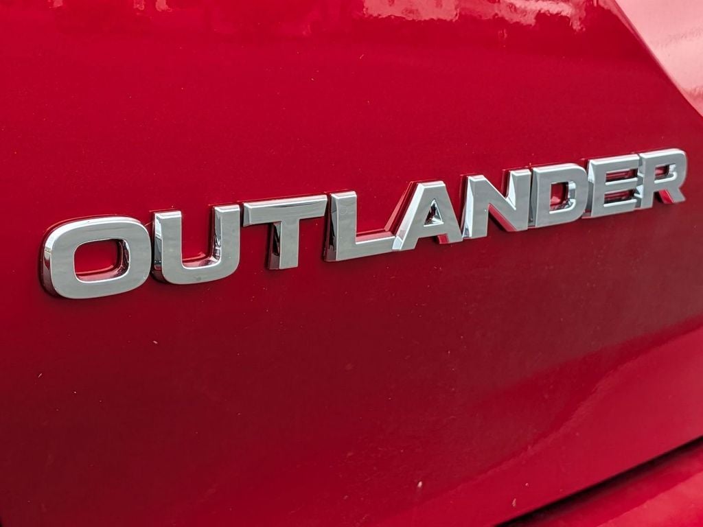 2025 Mitsubishi Outlander PHEV SE