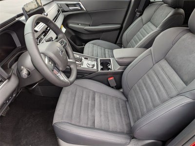 2025 Mitsubishi Outlander PHEV SE