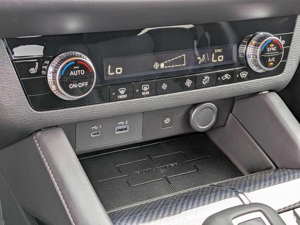 2025 Mitsubishi Outlander PHEV SE