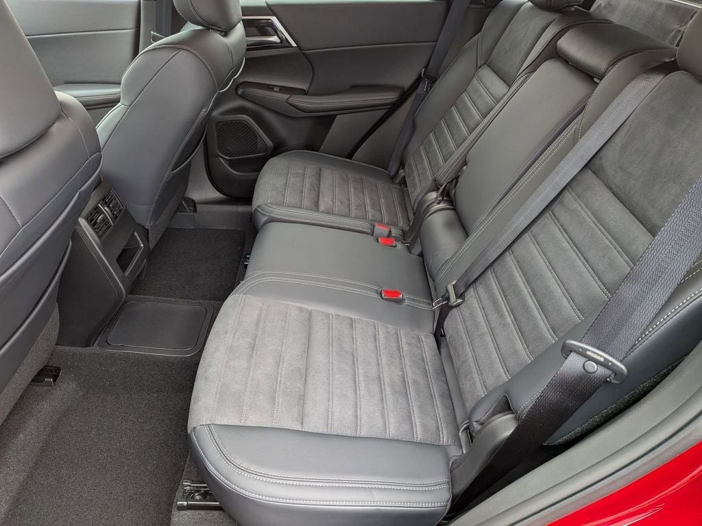 2025 Mitsubishi Outlander PHEV SE