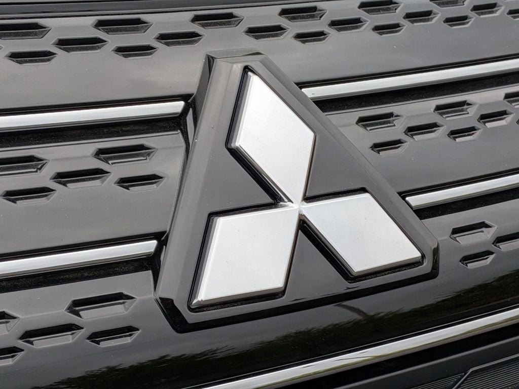 2025 Mitsubishi Outlander PHEV SE