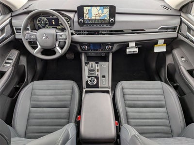 2025 Mitsubishi Outlander PHEV SE