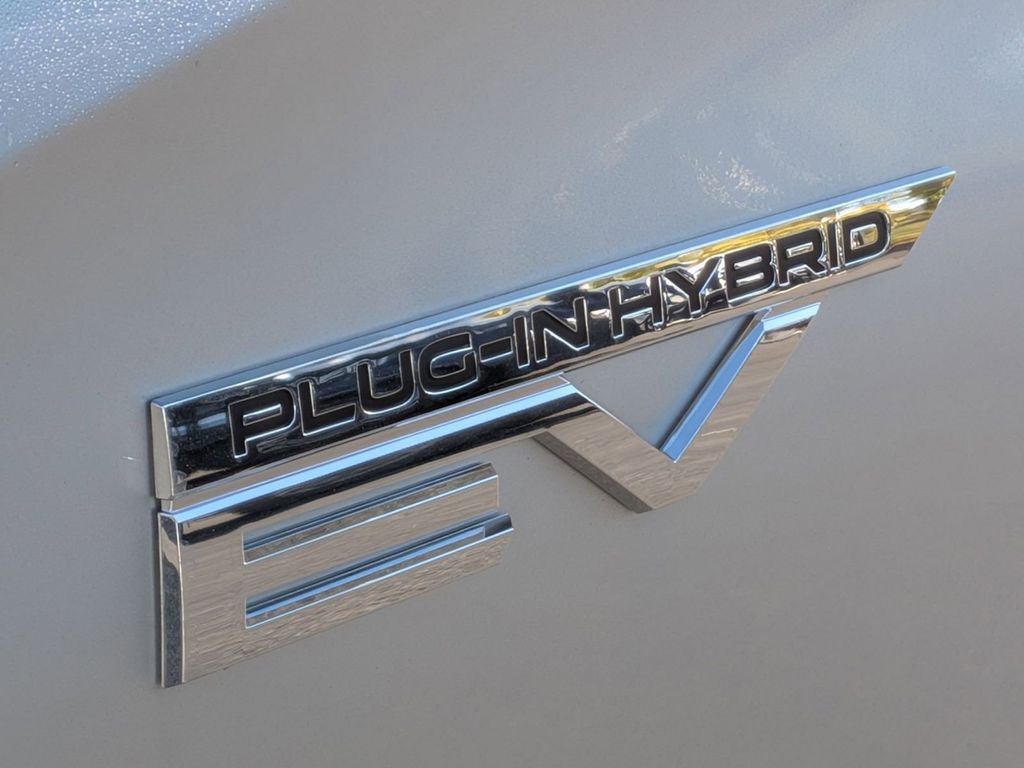 2025 Mitsubishi Outlander PHEV SE