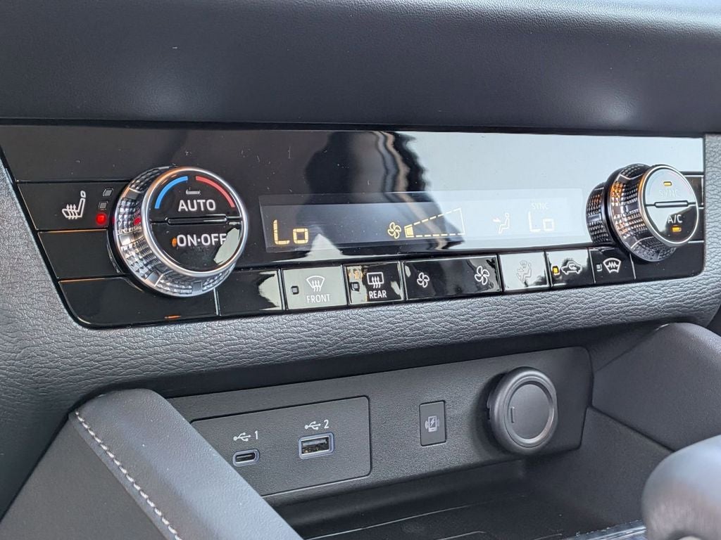 2025 Mitsubishi Outlander PHEV SE