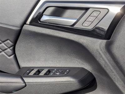 2025 Mitsubishi Outlander PHEV SEL Black Edition