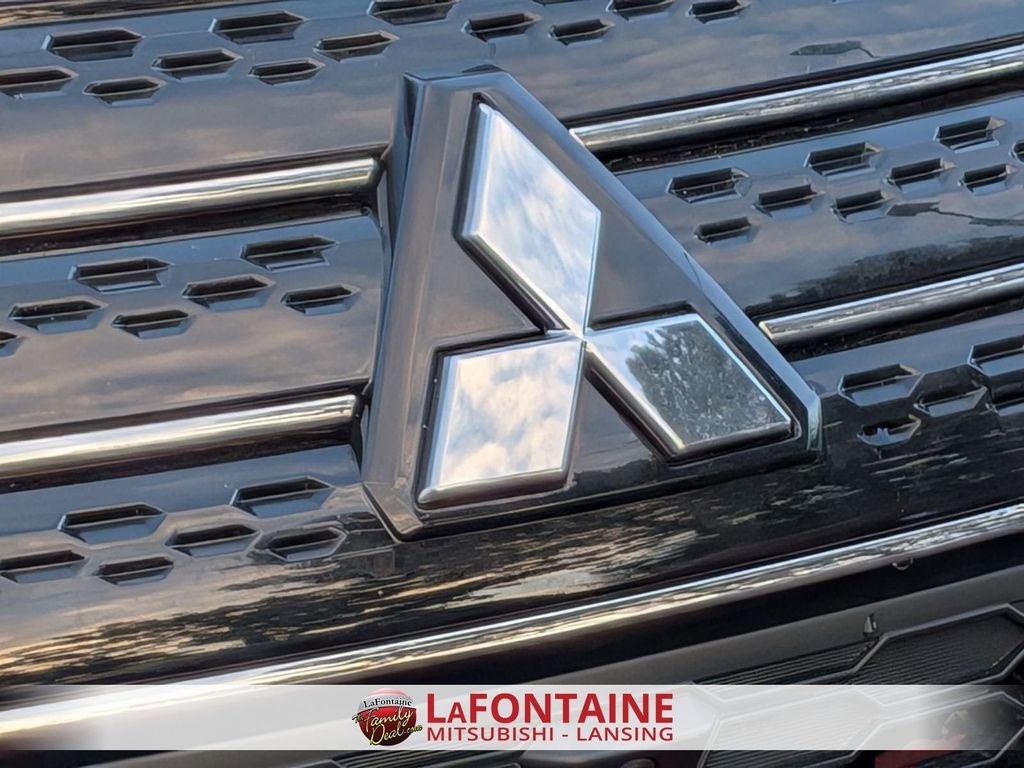 2025 Mitsubishi Outlander PHEV SEL
