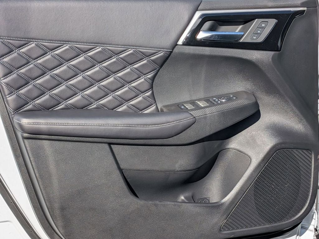 2025 Mitsubishi Outlander PHEV SEL