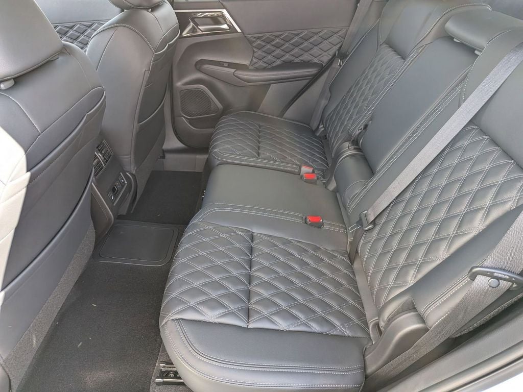 2025 Mitsubishi Outlander PHEV SEL