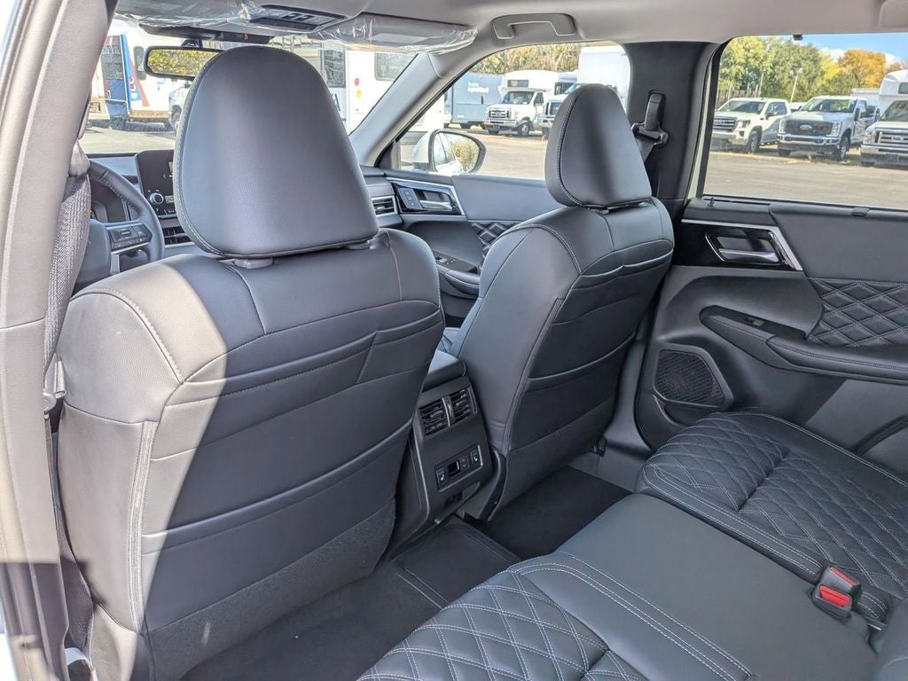 2025 Mitsubishi Outlander PHEV SEL