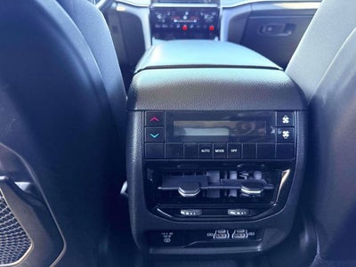2022 Jeep Grand Cherokee L Laredo