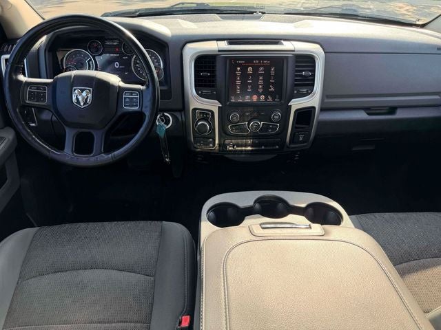 2016 RAM 1500 SLT
