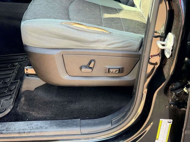 2016 RAM 1500 SLT