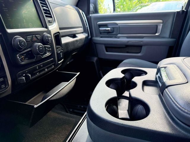 2016 RAM 1500 SLT