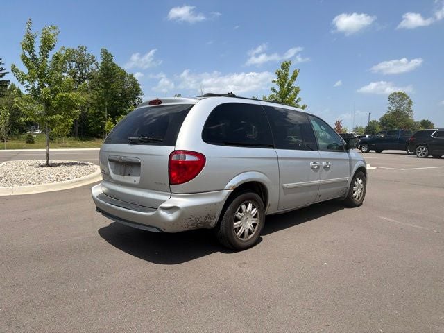 2005 Chrysler Town & Country Touring