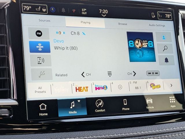 2026 Chrysler Pacifica Select