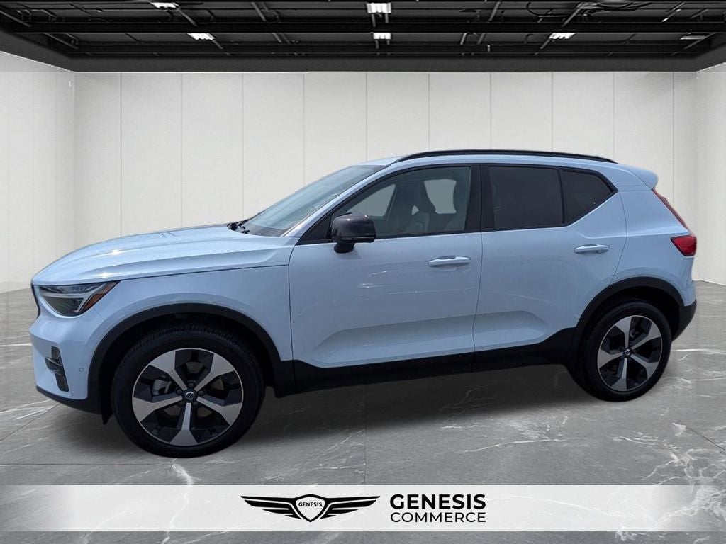 2026 Volvo XC40 B5 Plus