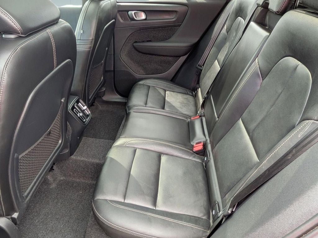 2026 Volvo XC40 B5 Plus