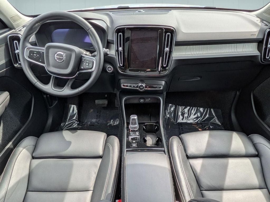 2026 Volvo XC40 B5 Plus