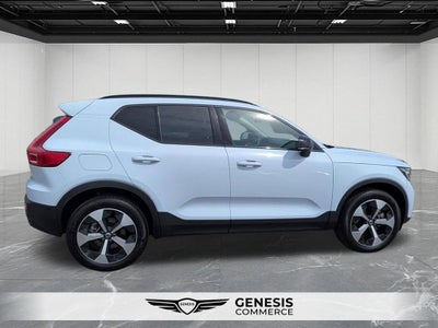 2026 Volvo XC40 B5 Plus
