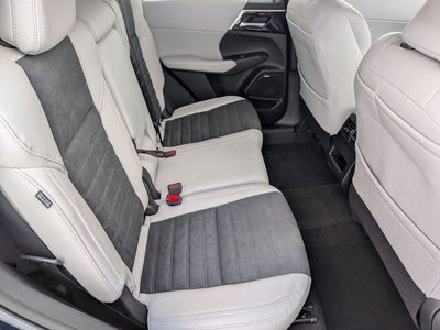 2026 Mitsubishi Outlander SE