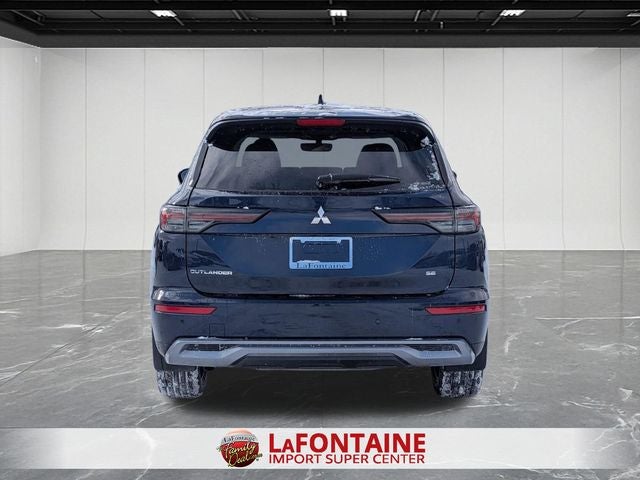 2026 Mitsubishi Outlander SE
