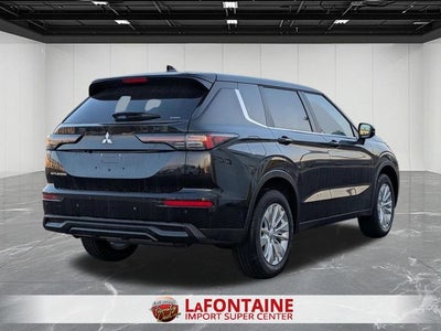 2026 Mitsubishi Outlander SE