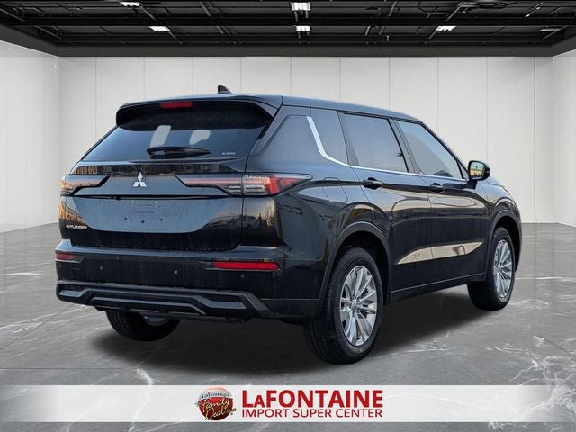 2026 Mitsubishi Outlander SE