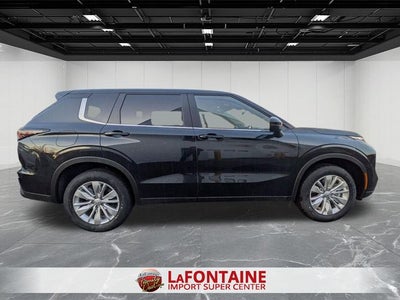 2026 Mitsubishi Outlander SE