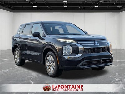 2026 Mitsubishi Outlander SE