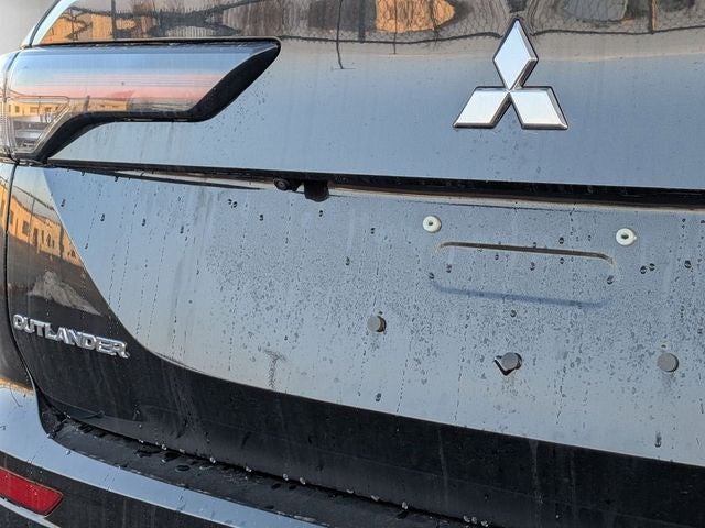 2026 Mitsubishi Outlander SE