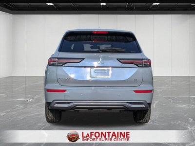 2026 Mitsubishi Outlander SE