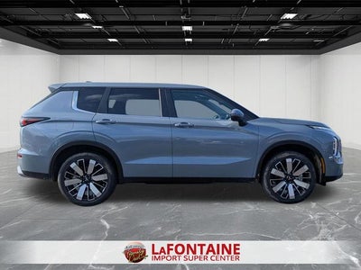 2026 Mitsubishi Outlander SE