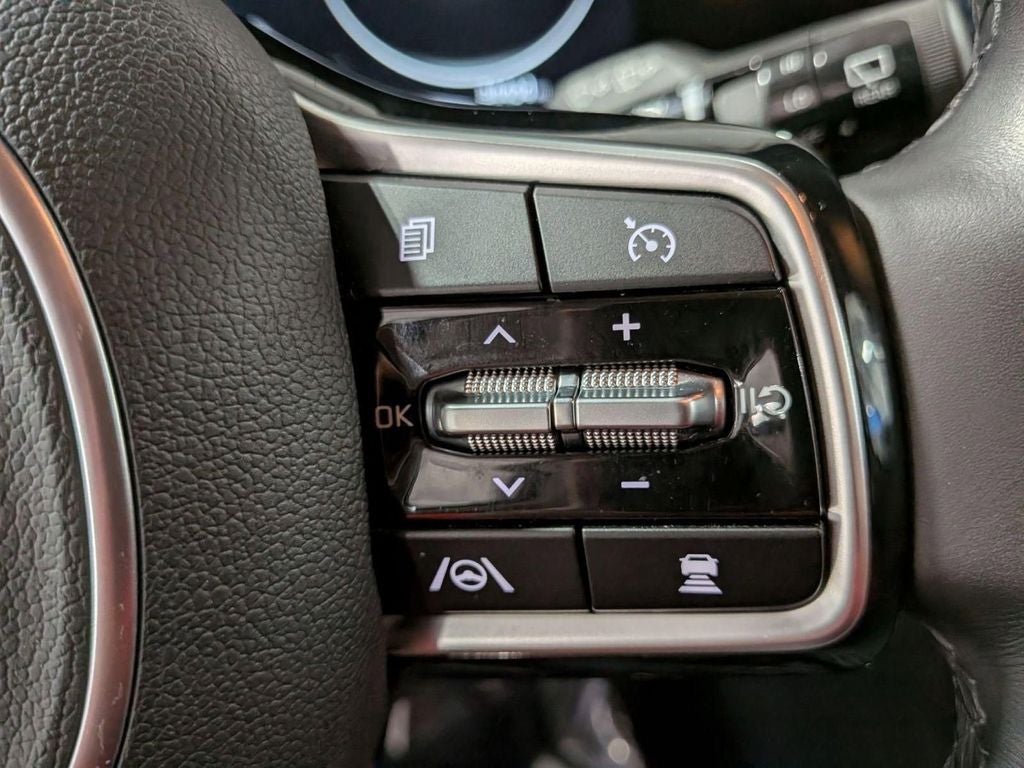 2024 Kia Carnival SX