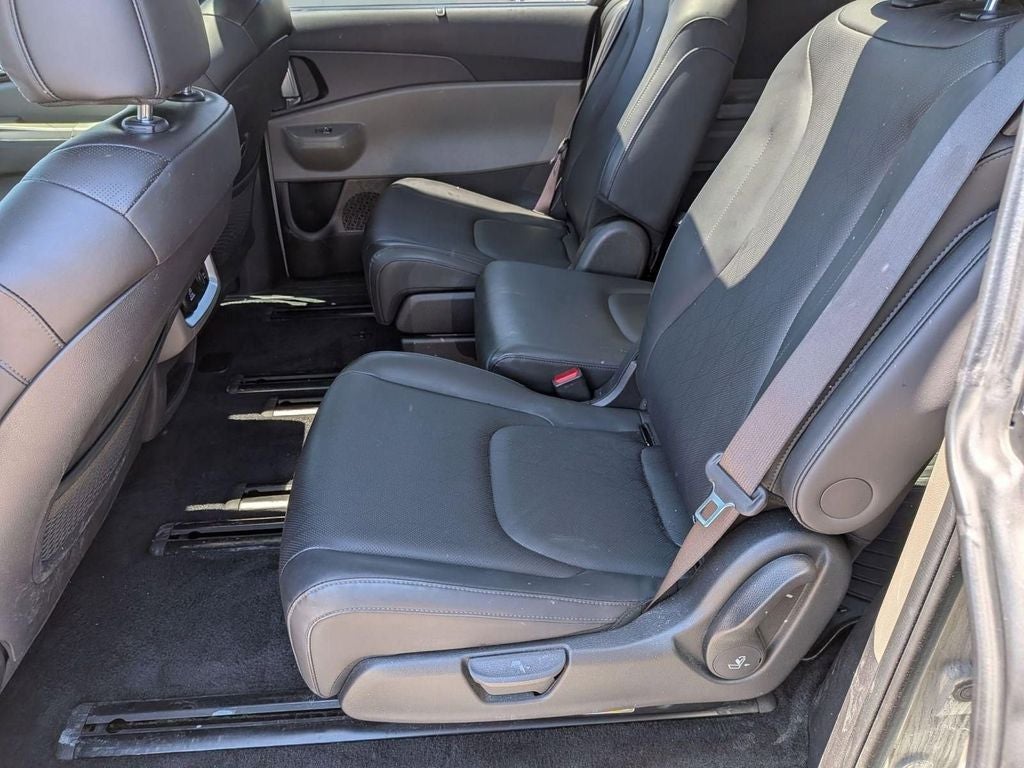 2025 Kia Carnival SX